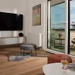Apartment Family & Friends